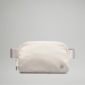 New With Tags Lululemon Everywhere belt bag in White Opal